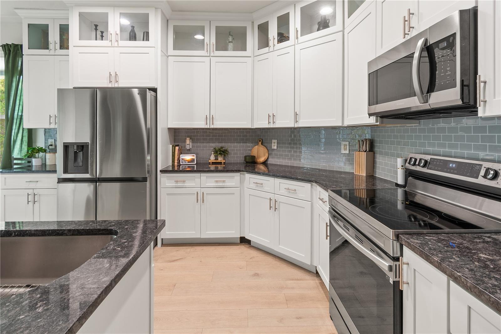 CARRIAGE HOMES AT CARILLON LAKES CONDO - Residential