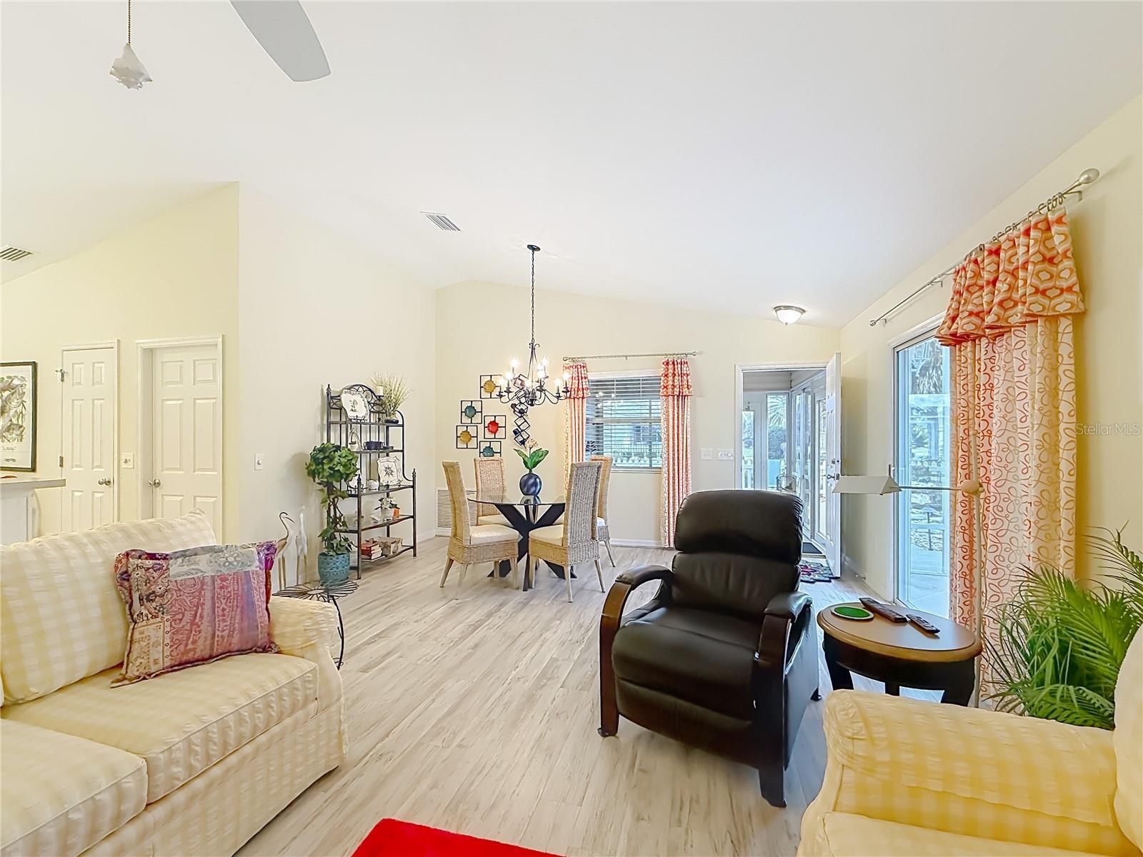 VILLAGES OF SUMTER APALACHEE VILLAS - Residential