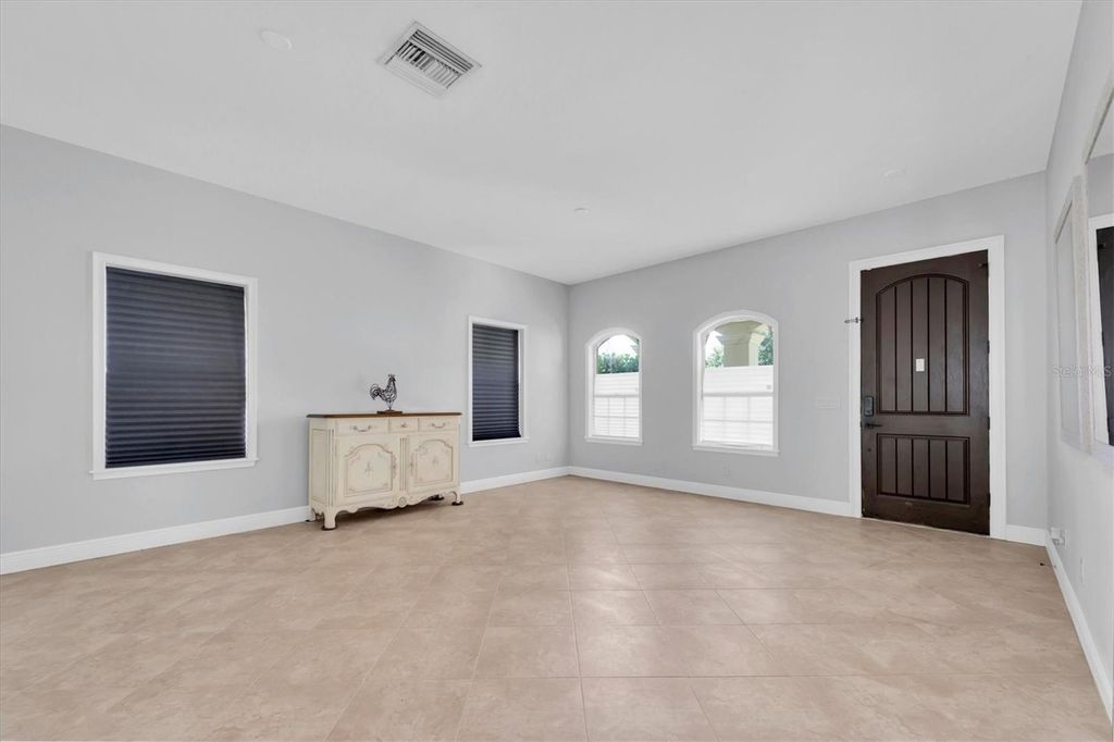 Photo of 3003 W Leroy Street, Tampa, FL 33607 (MLS # TB8505921)