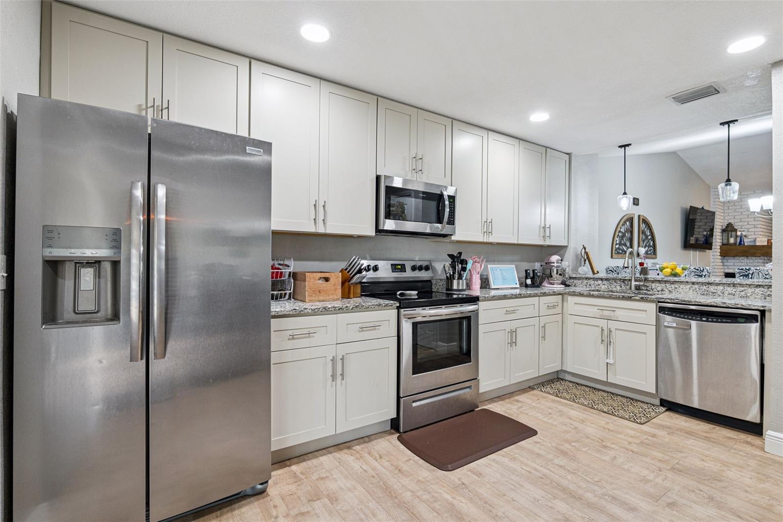 KENSINGTON PARK PH 3 A CONDO - Residential