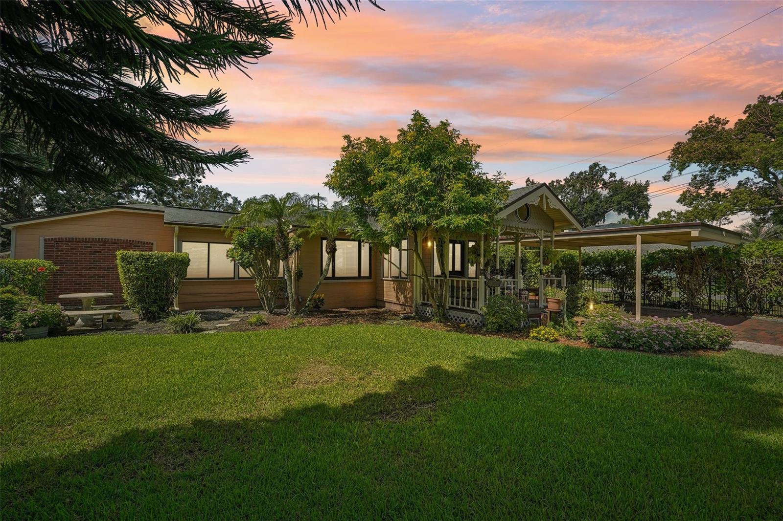 UNIVERSITY HEIGHTS - Residential
