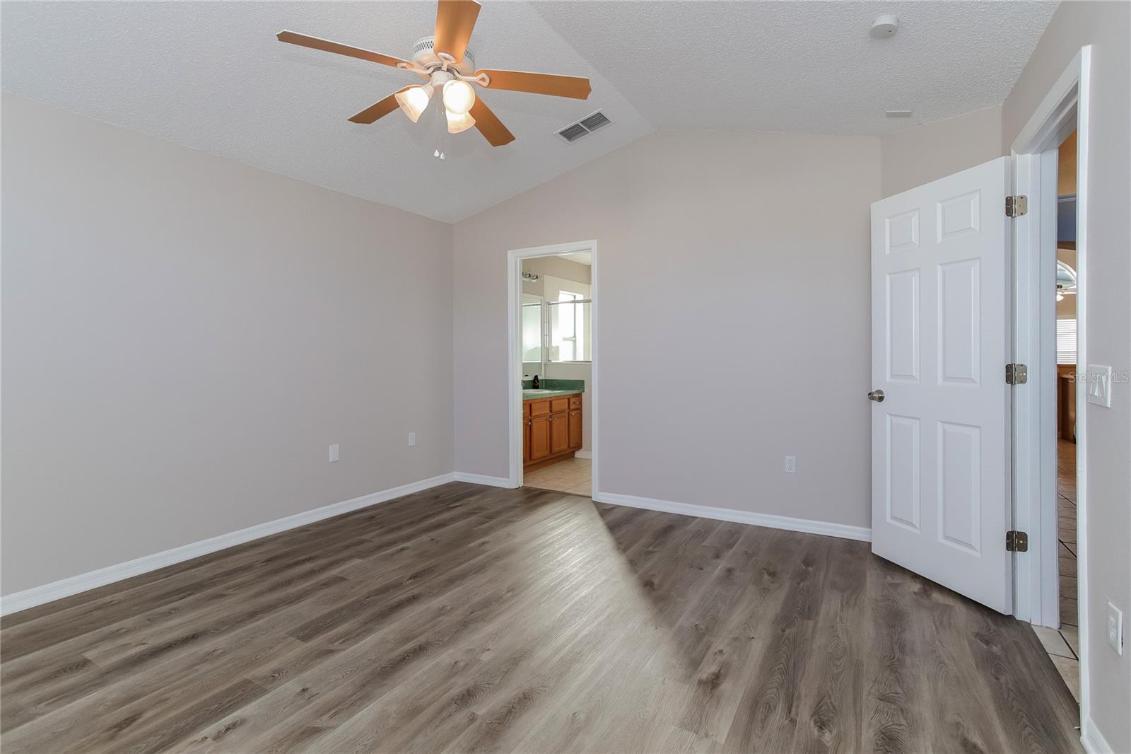 OAK ISLAND COVE - Residential Lease