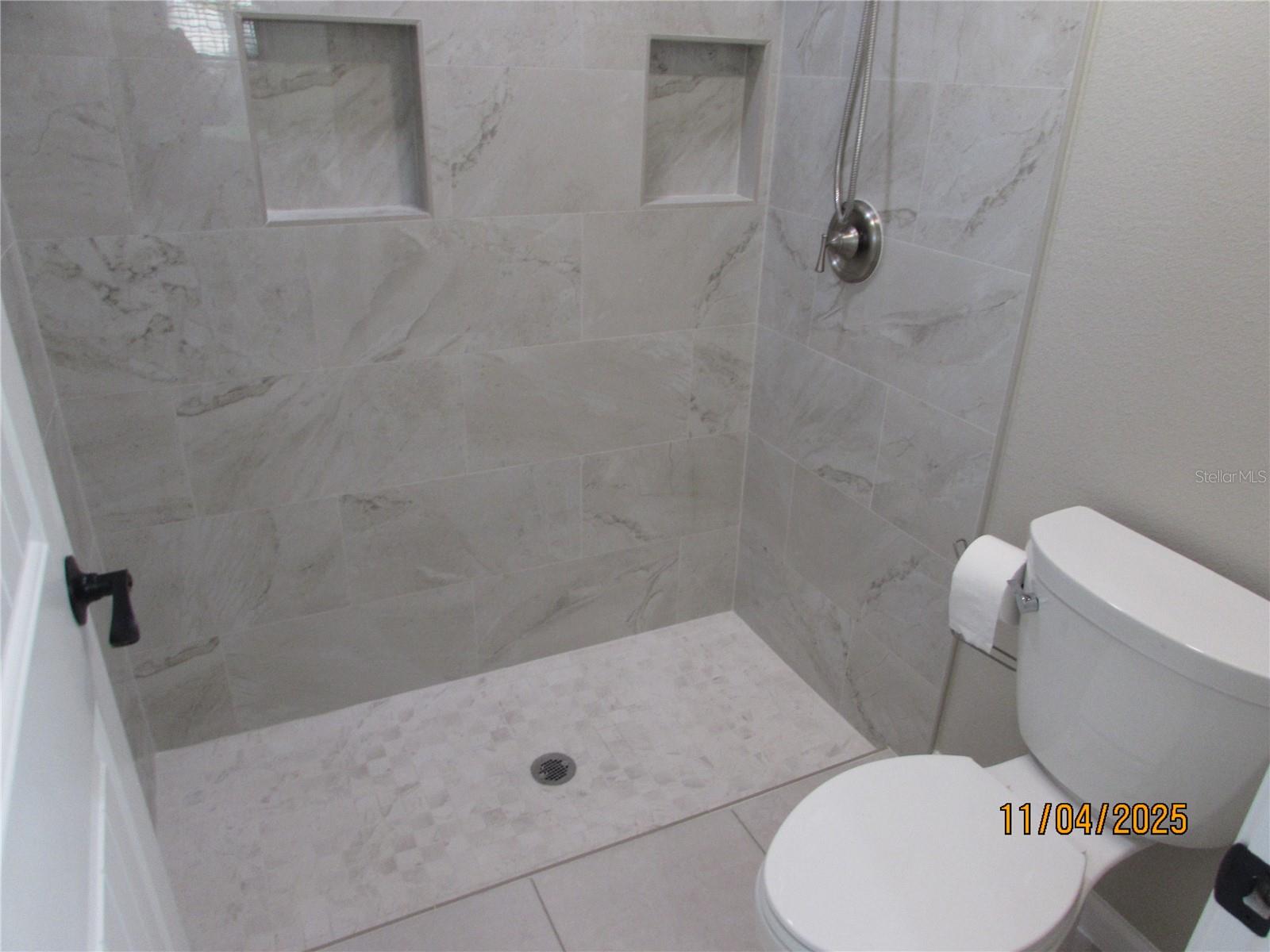 BOND LUMBER CO BLK 07-08 & 15-16 HOWRYS ADD DELAND - Residential