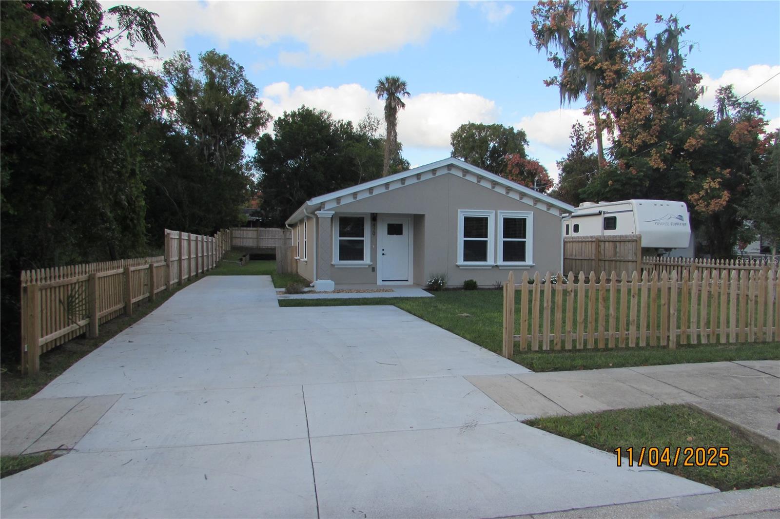 BOND LUMBER CO BLK 07-08 & 15-16 HOWRYS ADD DELAND - Residential