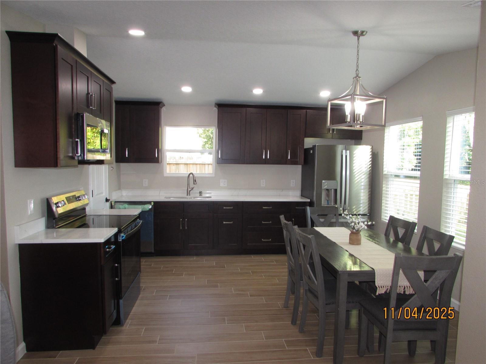 BOND LUMBER CO BLK 07-08 & 15-16 HOWRYS ADD DELAND - Residential