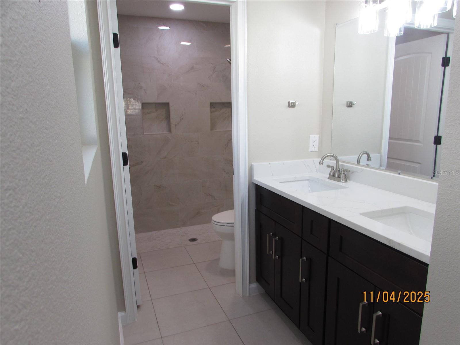 BOND LUMBER CO BLK 07-08 & 15-16 HOWRYS ADD DELAND - Residential