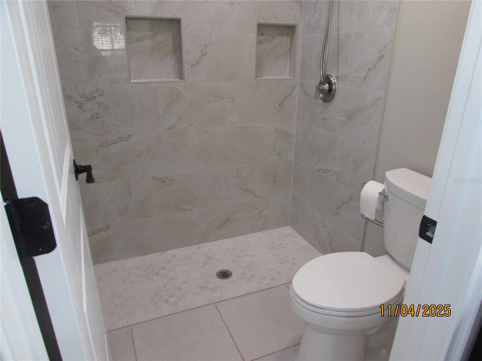 BOND LUMBER CO BLK 07-08 & 15-16 HOWRYS ADD DELAND - Residential