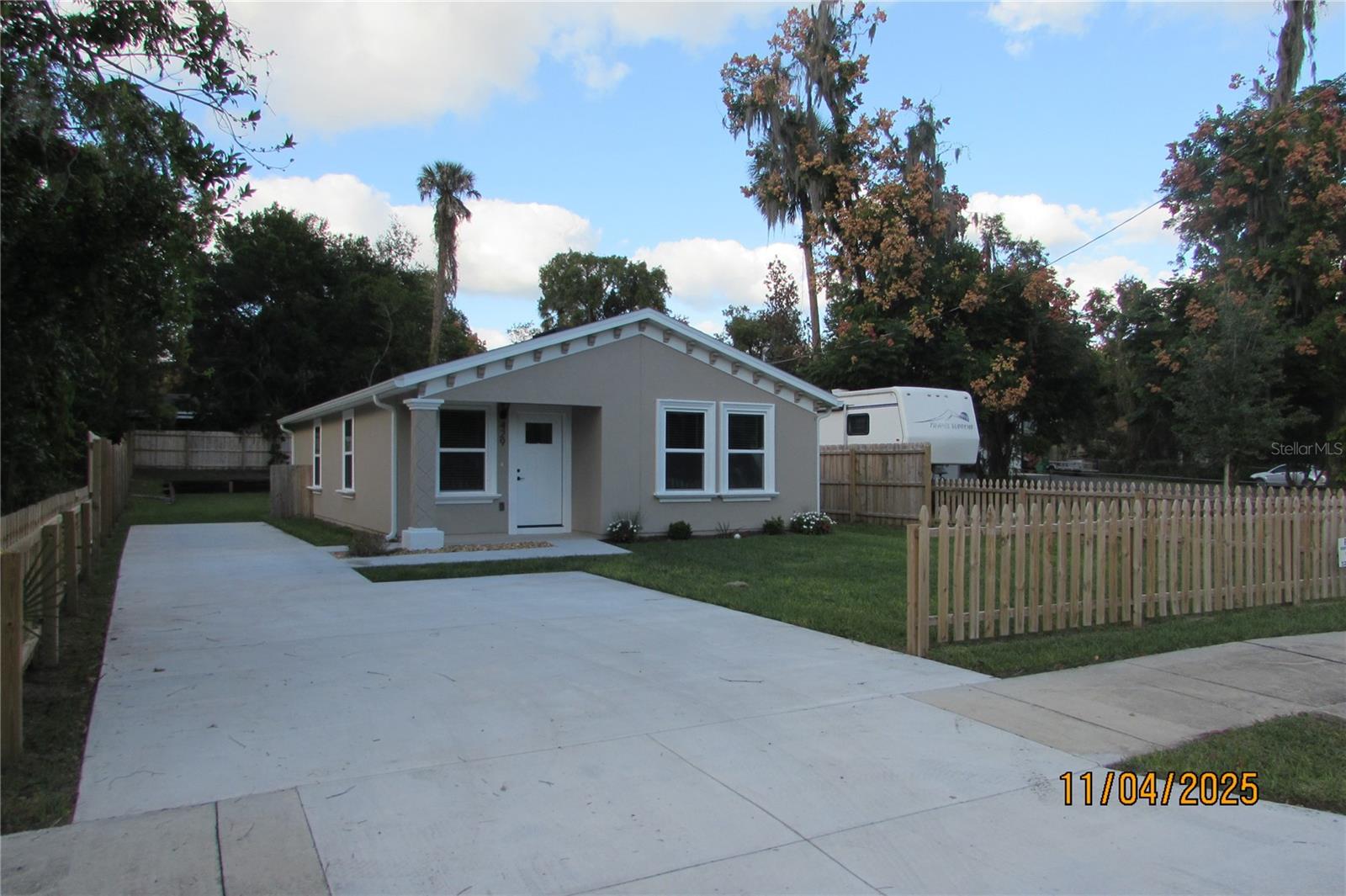 BOND LUMBER CO BLK 07-08 & 15-16 HOWRYS ADD DELAND - Residential