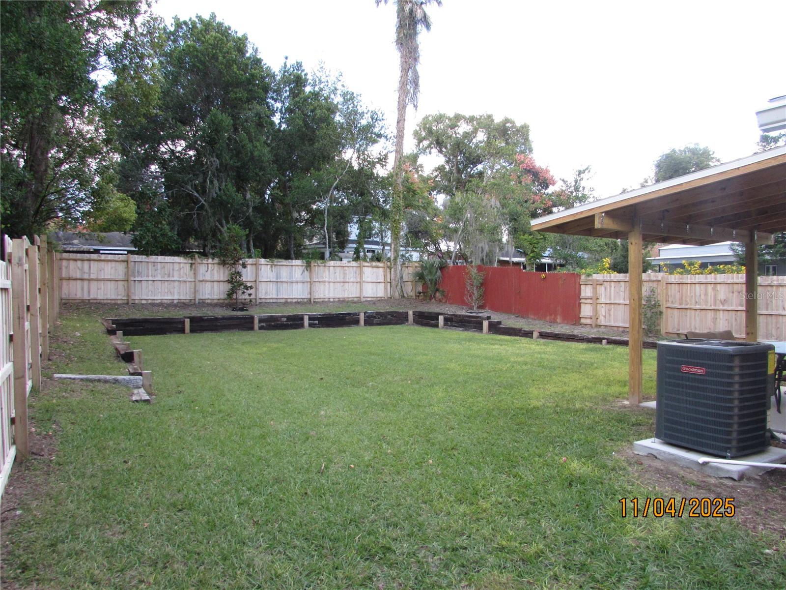 BOND LUMBER CO BLK 07-08 & 15-16 HOWRYS ADD DELAND - Residential