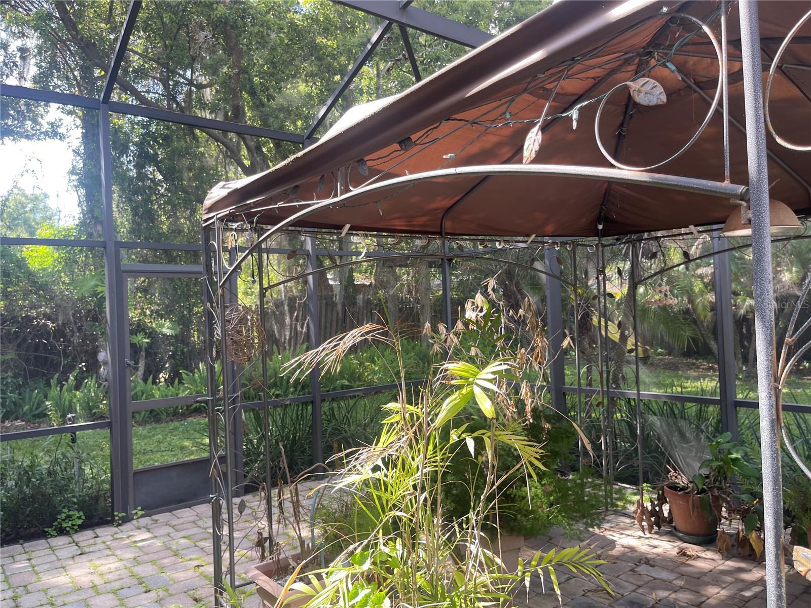 ORANGE COURT - Residential