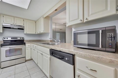 63 Douglas Street 11, Homosassa, FL 34446