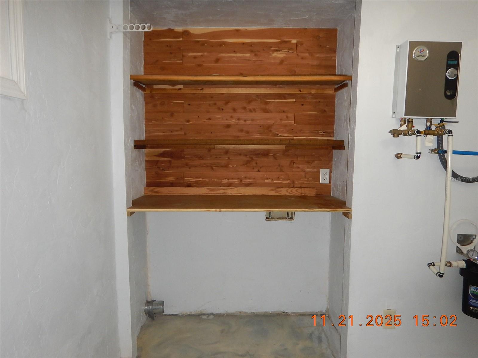 LAKEVIEW ESTATES - Residential