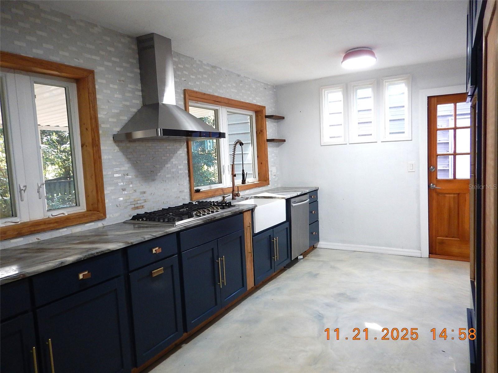 LAKEVIEW ESTATES - Residential