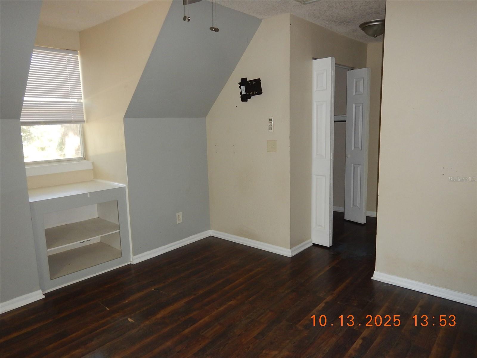 LAKEVIEW ESTATES - Residential