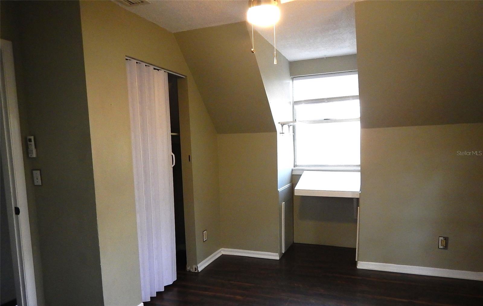 LAKEVIEW ESTATES - Residential