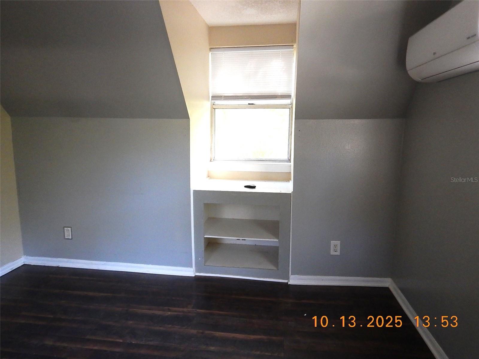 LAKEVIEW ESTATES - Residential