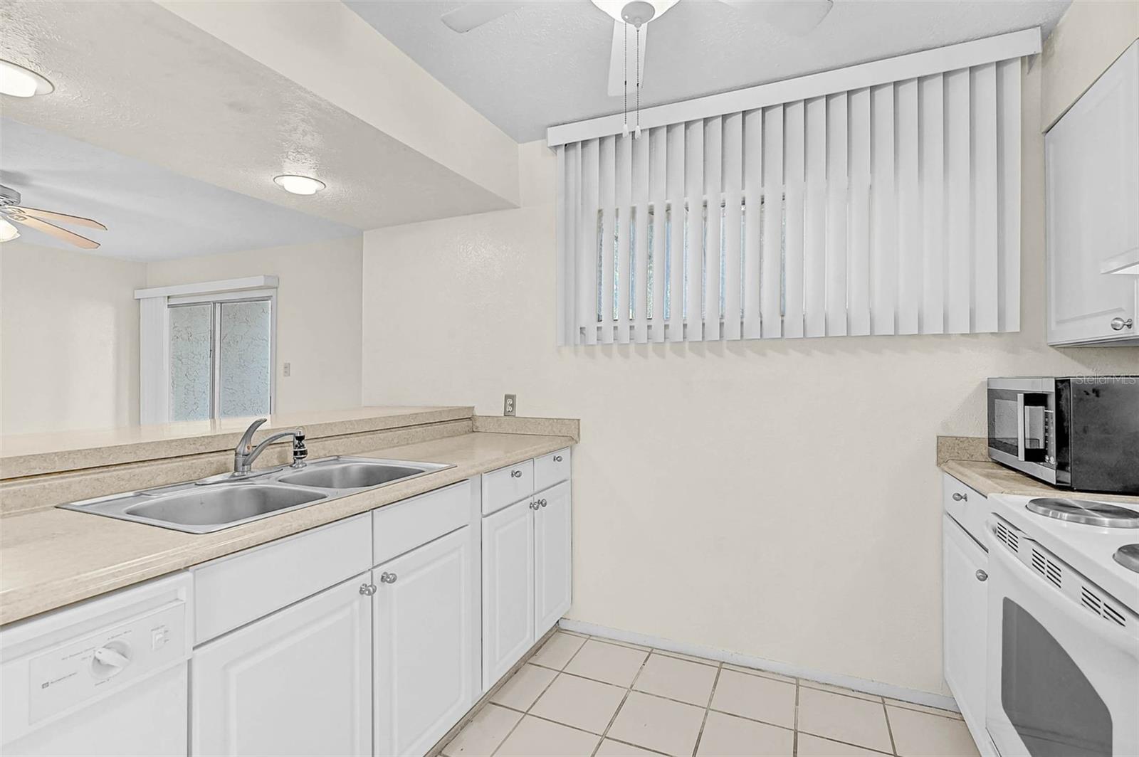 HIDDEN HOLLOW CONDO - Residential