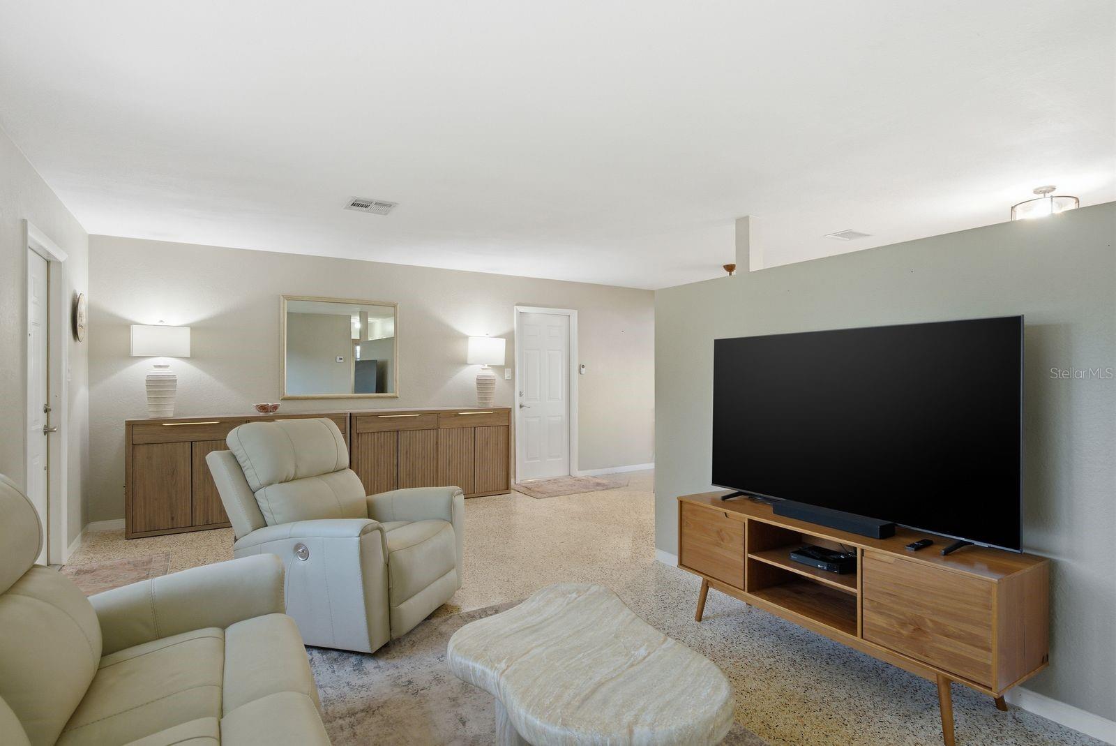WESTGATE MANOR 1ST ADD - Residential