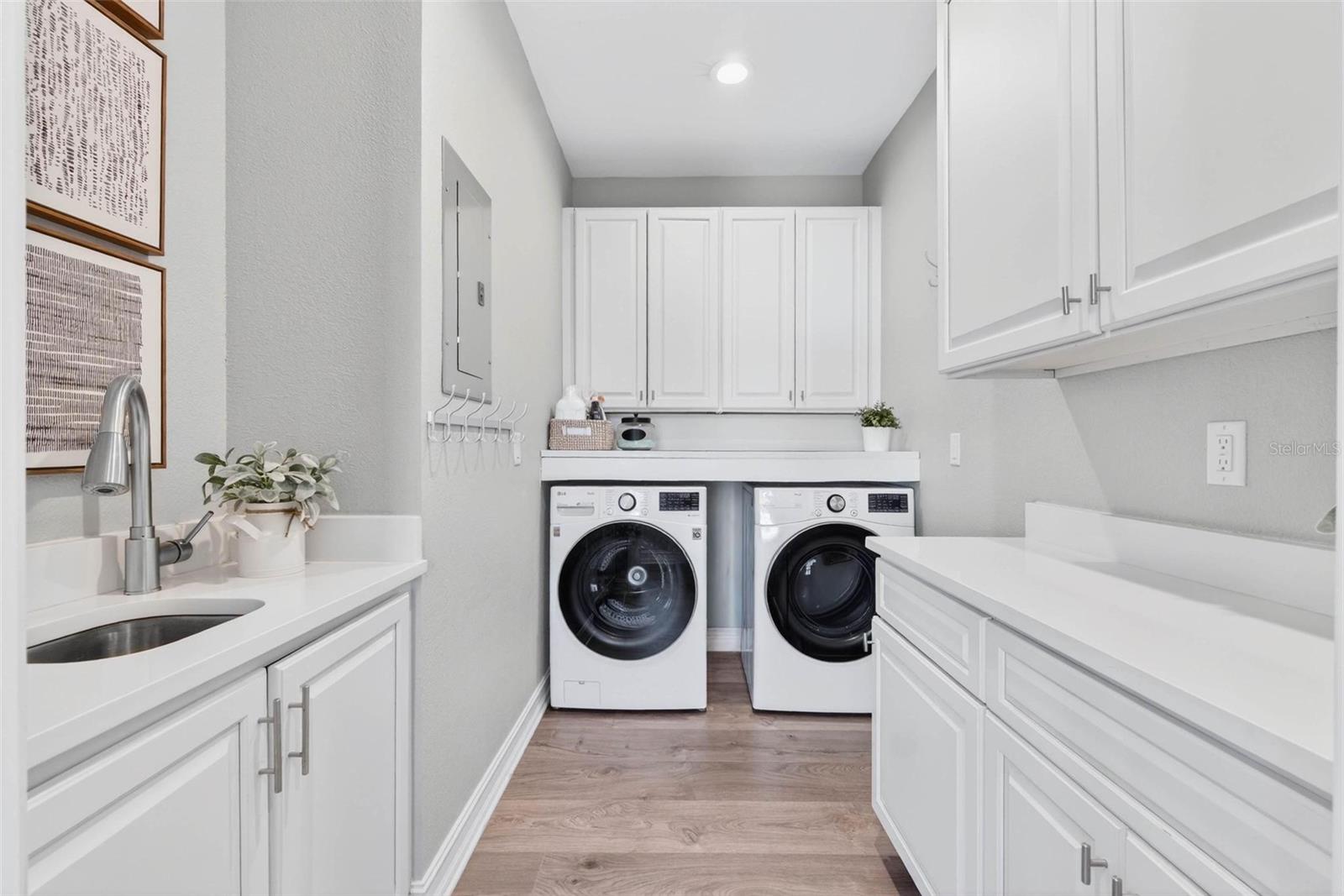 WESTSHORE YACHT CLUB PH 1 - Residential