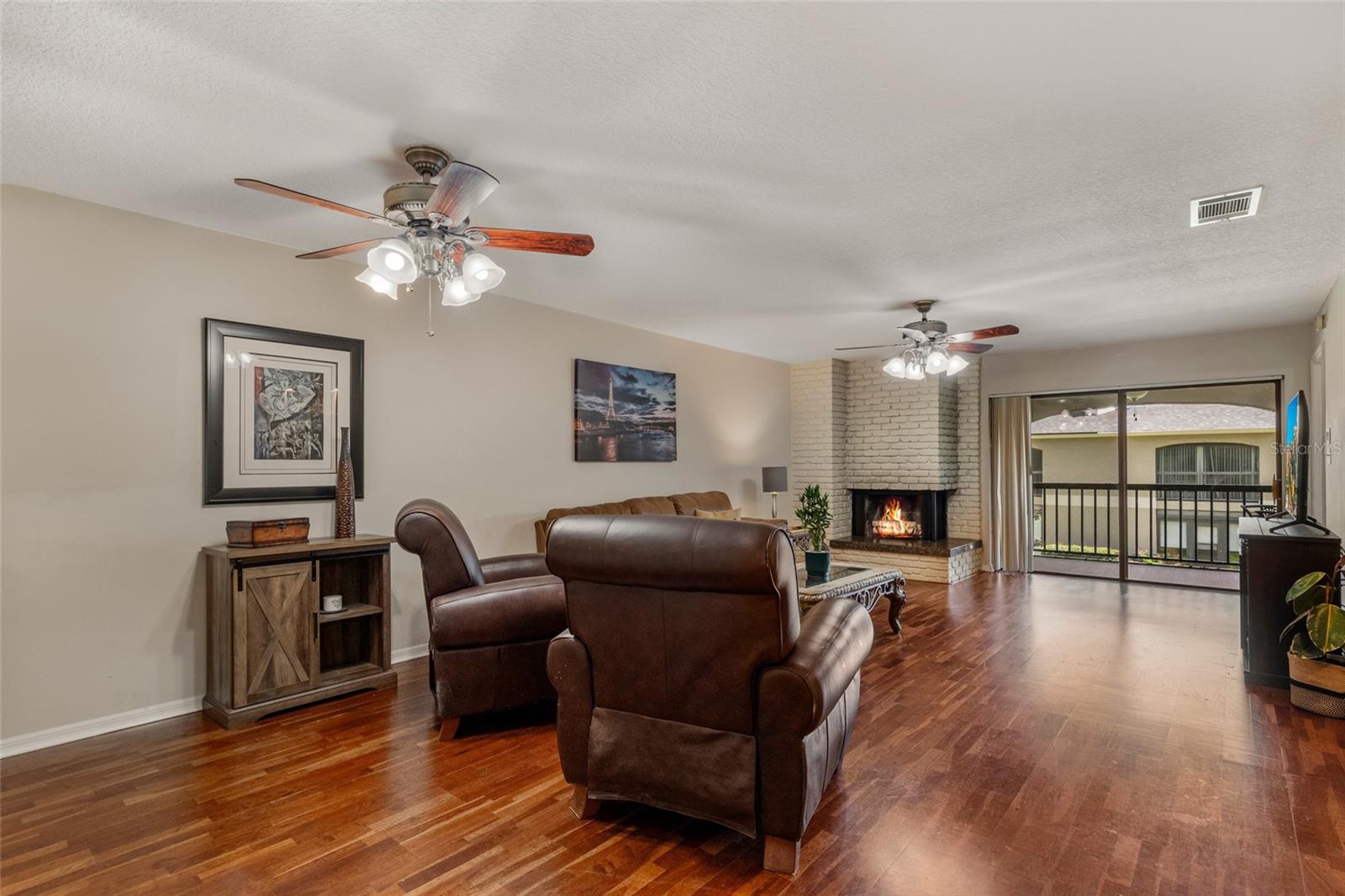 KENSINGTON PARK CONDO - Residential