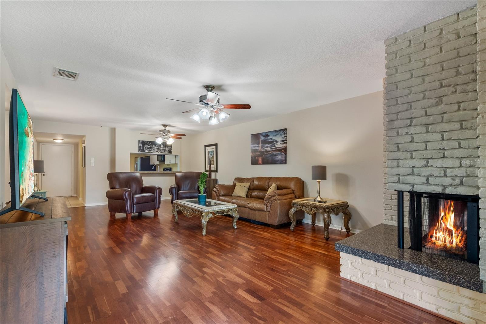 KENSINGTON PARK CONDO - Residential