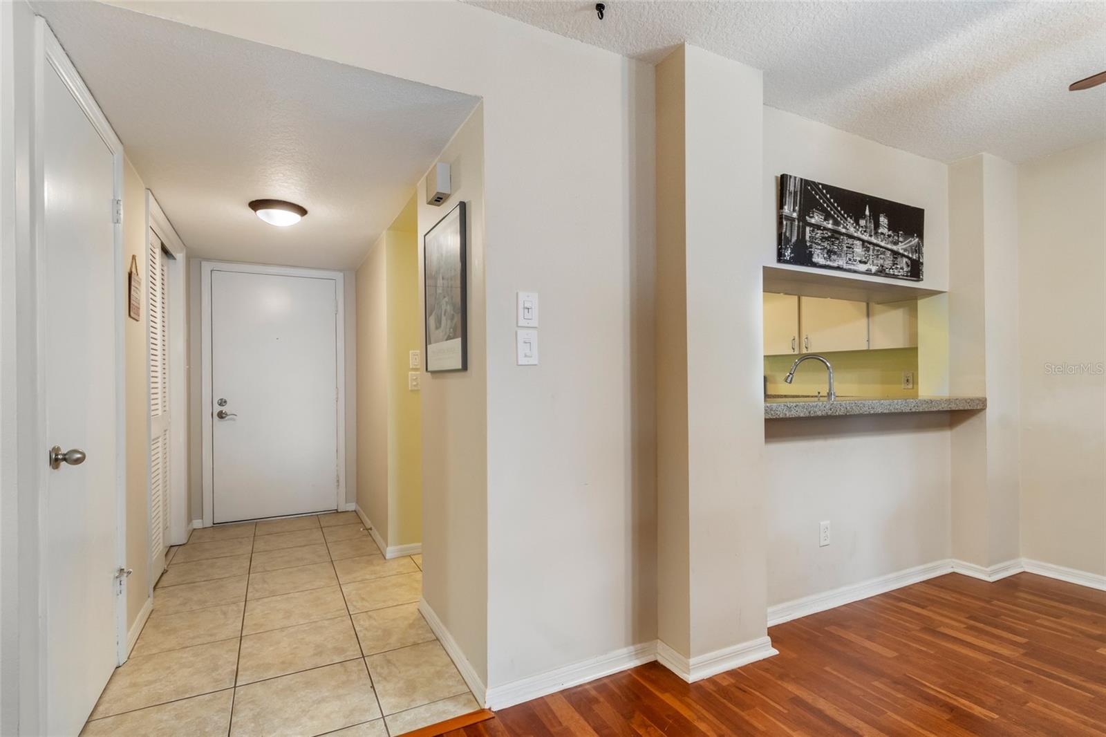 KENSINGTON PARK CONDO - Residential