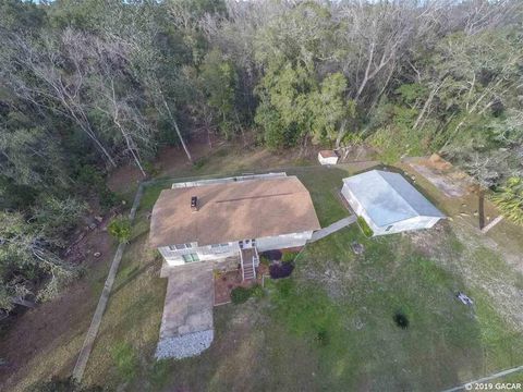 A home in Fanning Springs