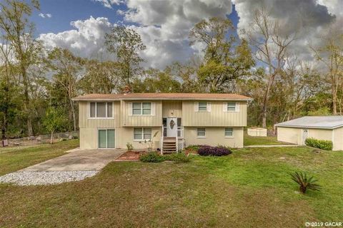 A home in Fanning Springs