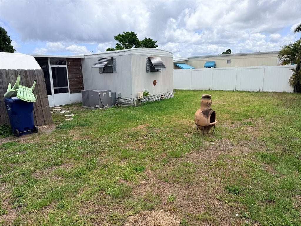 Photo of 208 50th Avenue Drive E, Bradenton, FL 34203 (MLS # A4697441)