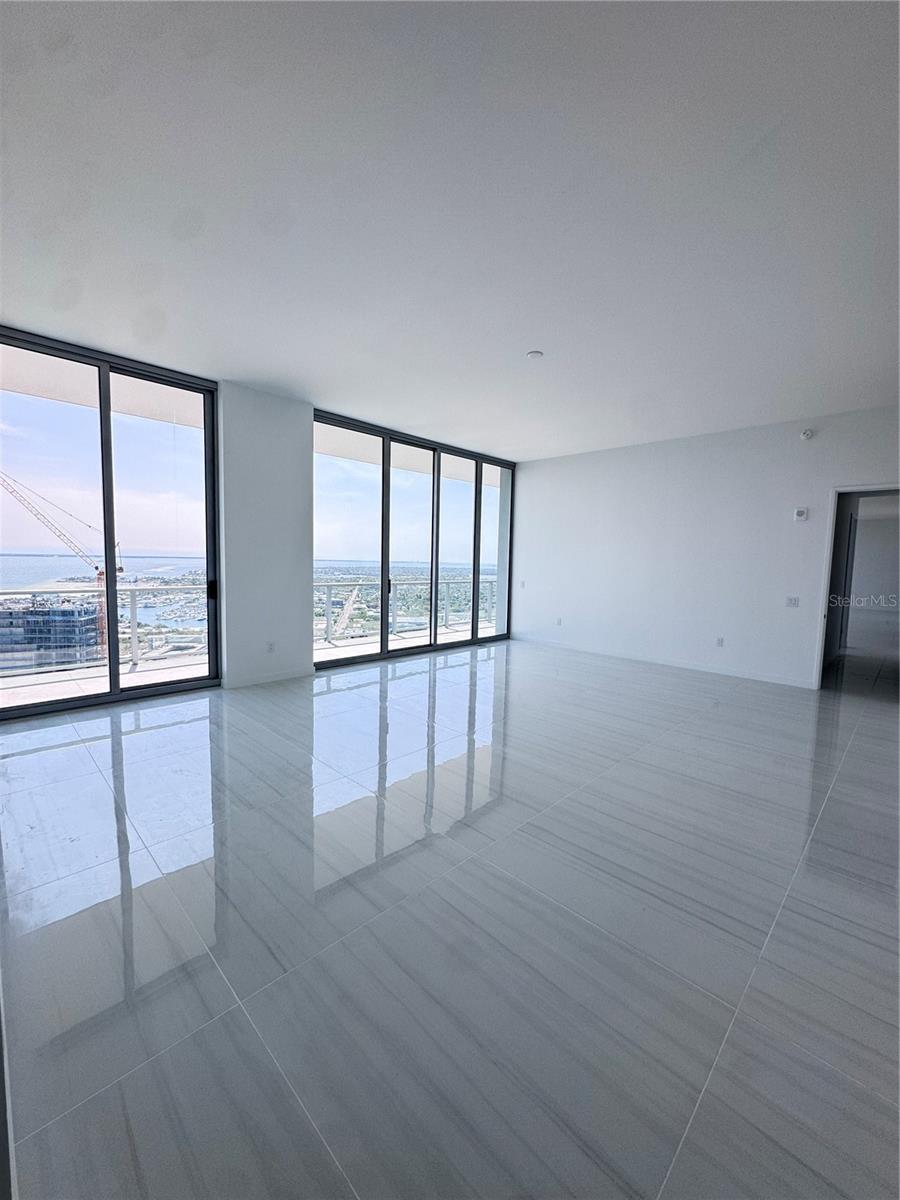 400 CENTRAL AVENUE 4102