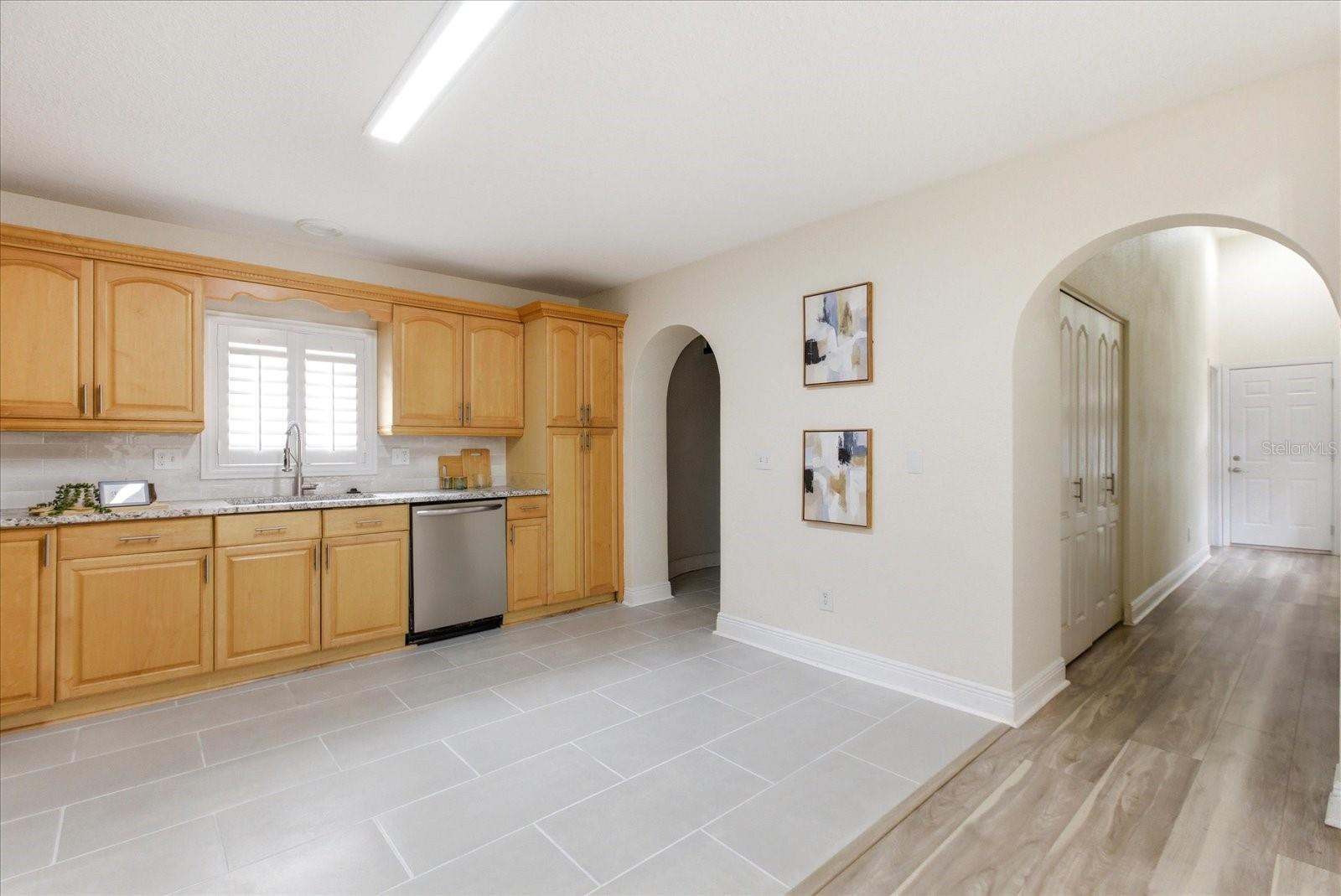 COLLEGE PARK CASTLE CONDO - Residential