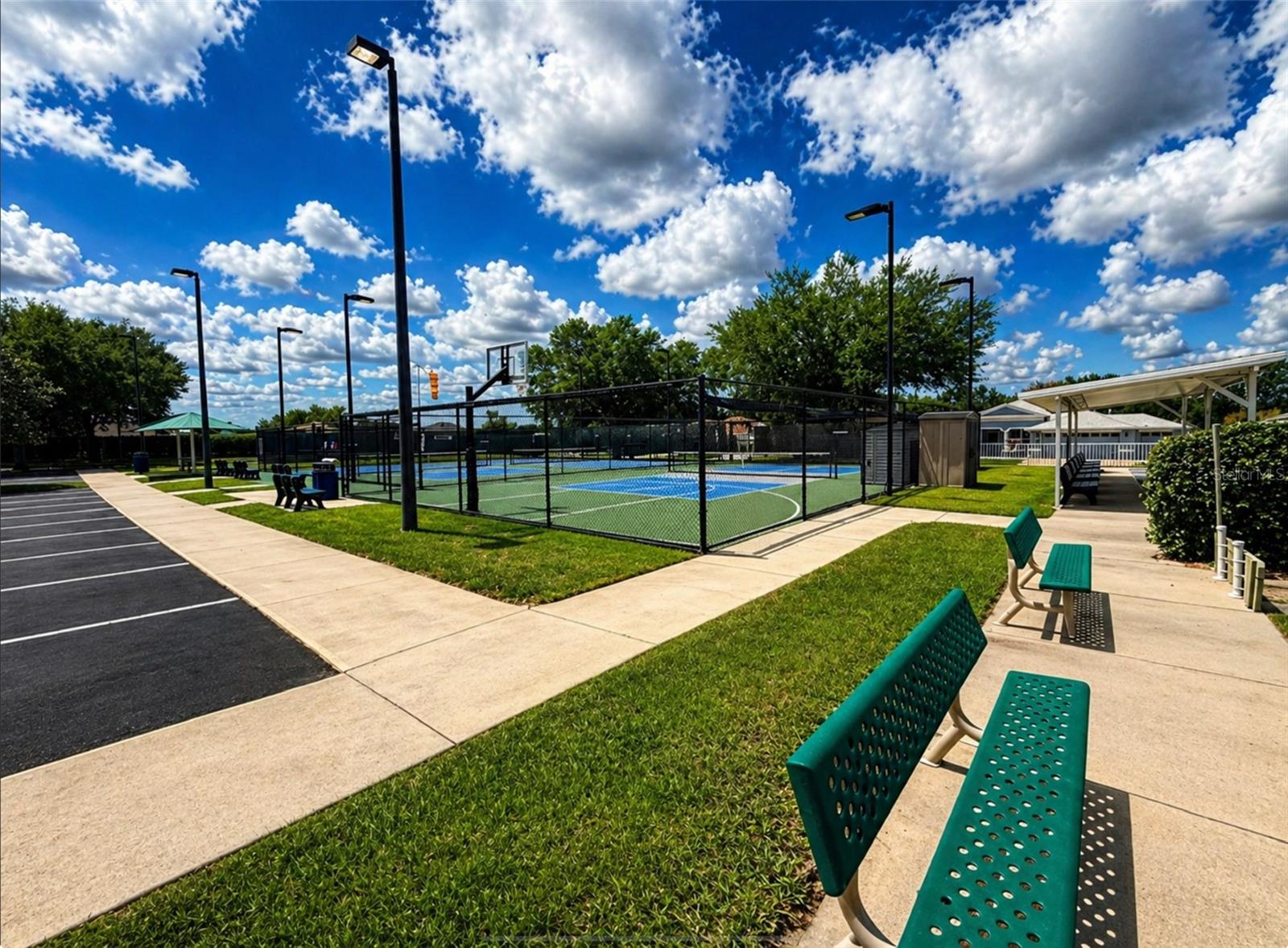 SUMMERGLEN - Residential