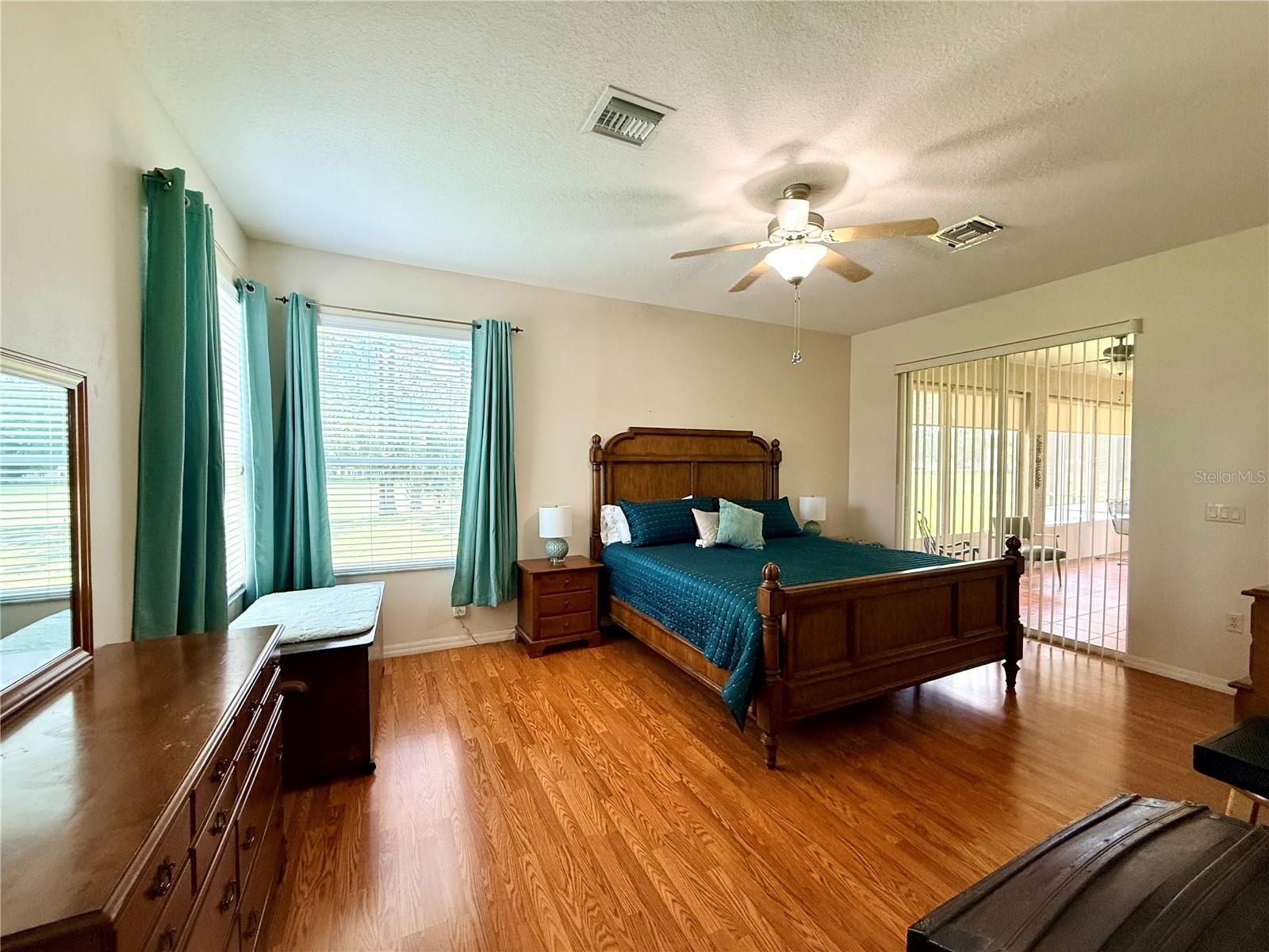 SUMMERGLEN - Residential