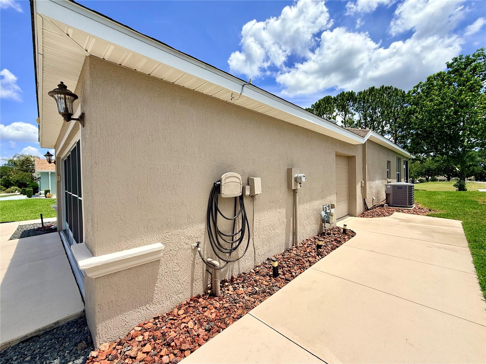 SUMMERGLEN - Residential