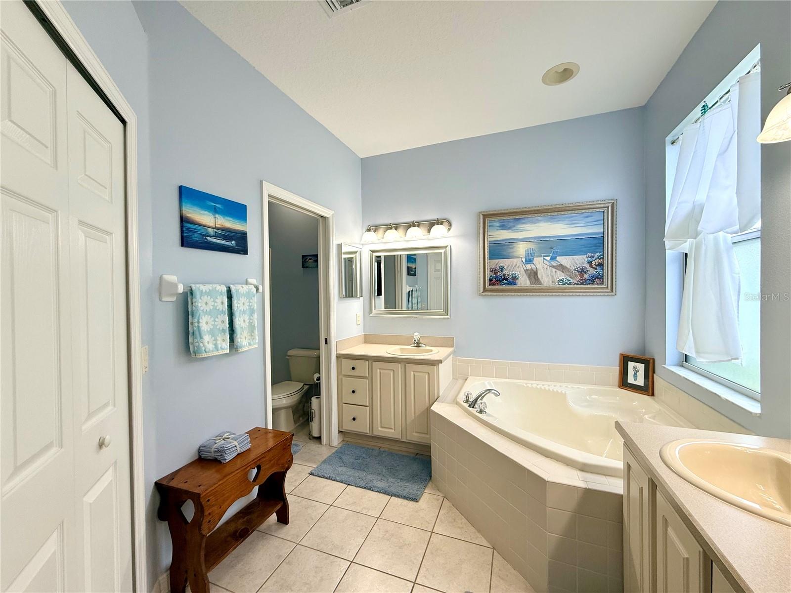 SUMMERGLEN - Residential