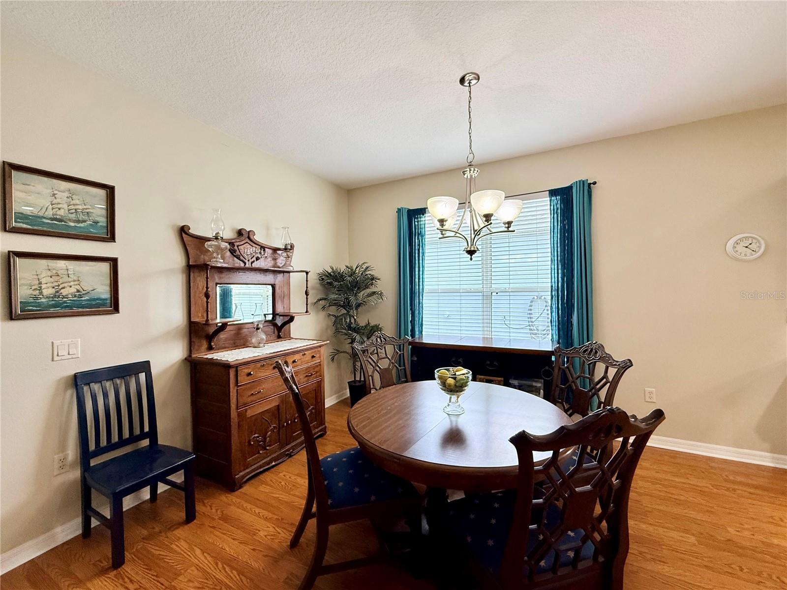 SUMMERGLEN - Residential