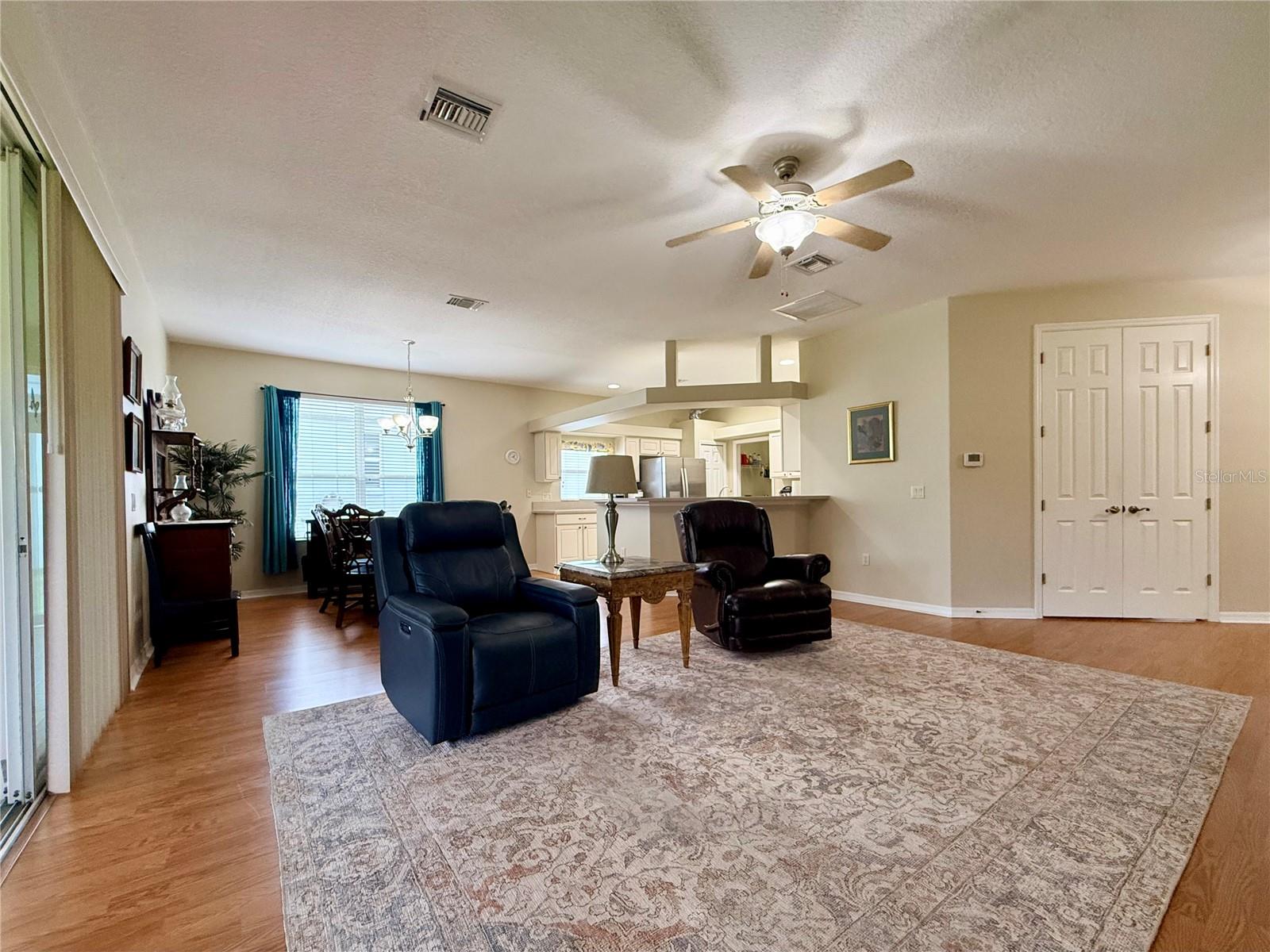SUMMERGLEN - Residential