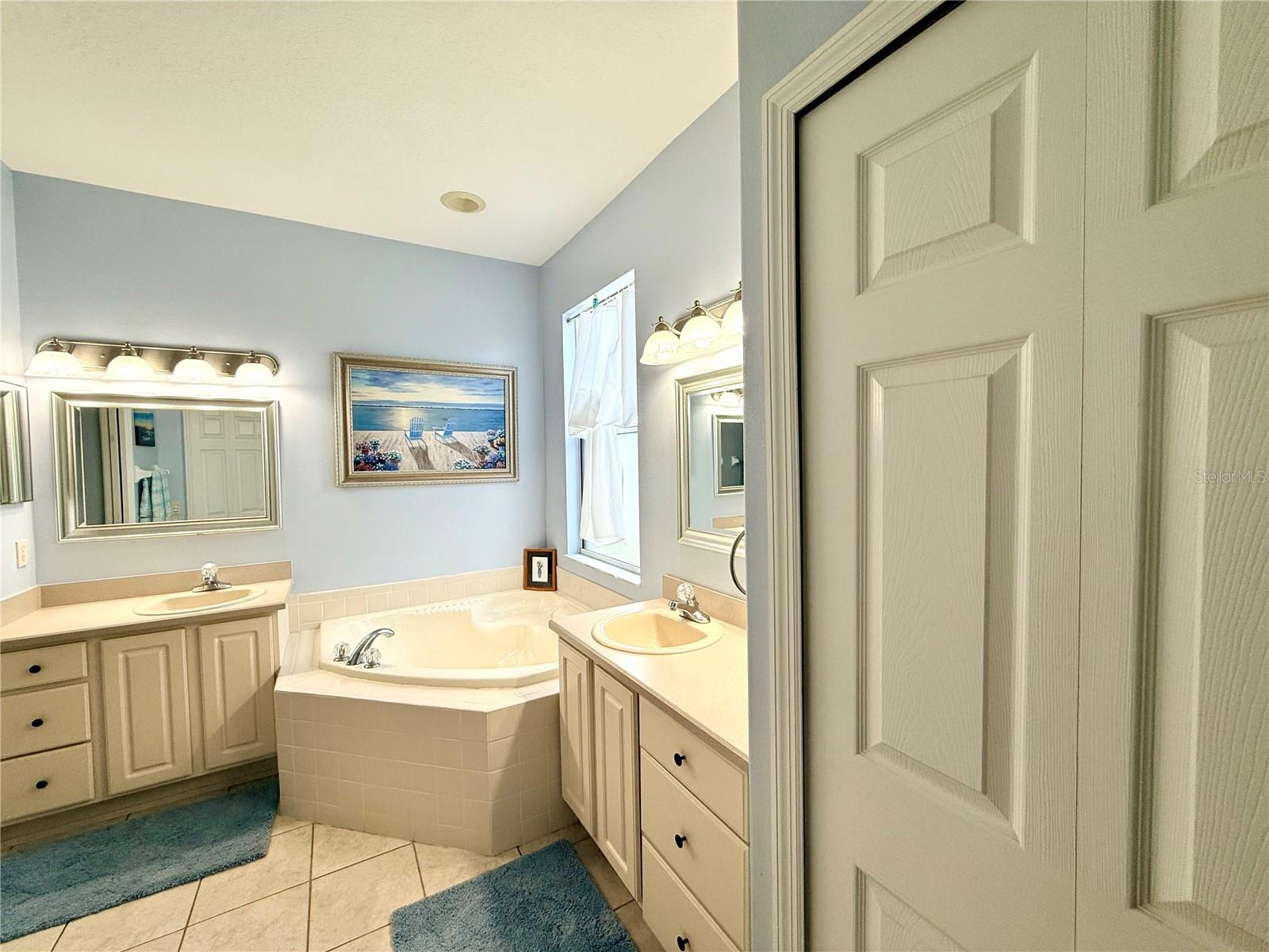 SUMMERGLEN - Residential