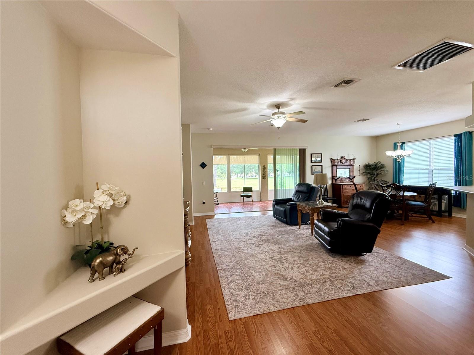 SUMMERGLEN - Residential