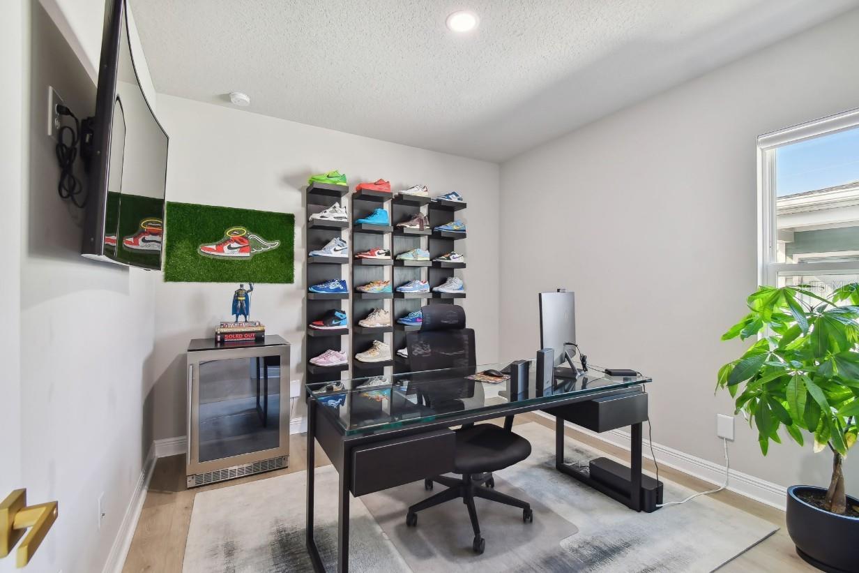 VIRGINIA TERRACE - Residential Lease