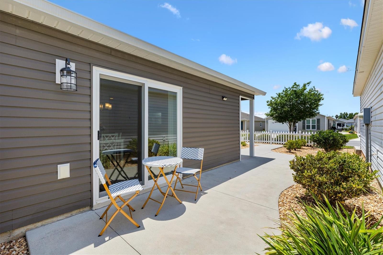 VILLAGES/SOUTHERN OAKS UN #61 - Residential