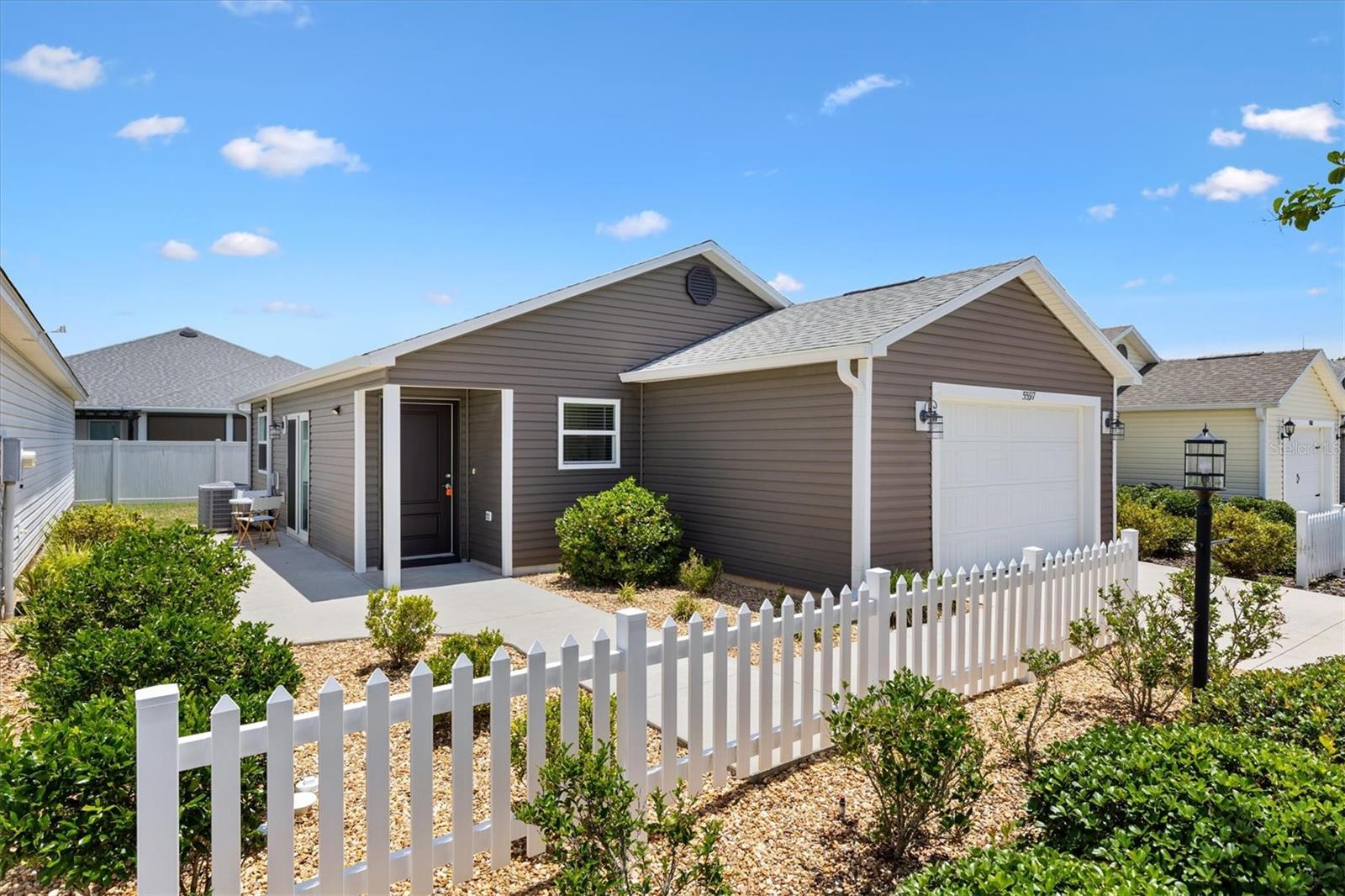 VILLAGES/SOUTHERN OAKS UN #61 - Residential