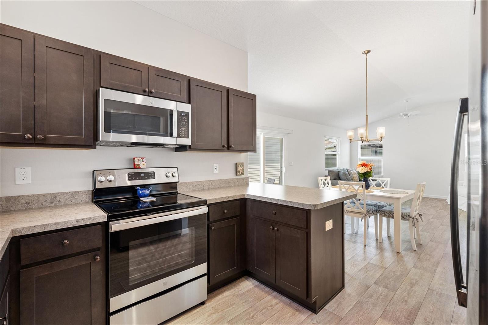 VILLAGES/SOUTHERN OAKS UN #61 - Residential