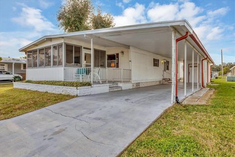 A home in ELLENTON