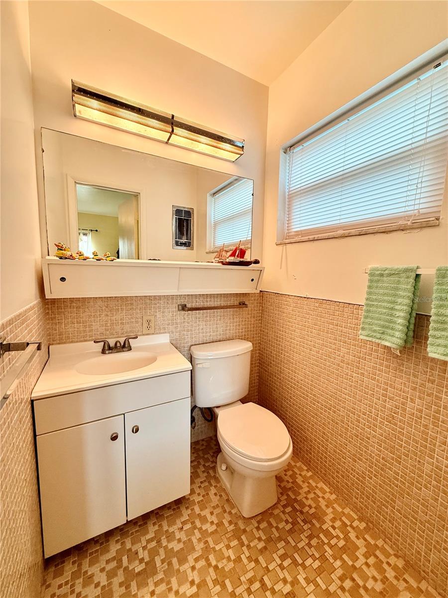 WINTER HAVEN HARBOUR APTS CONDO - Residential