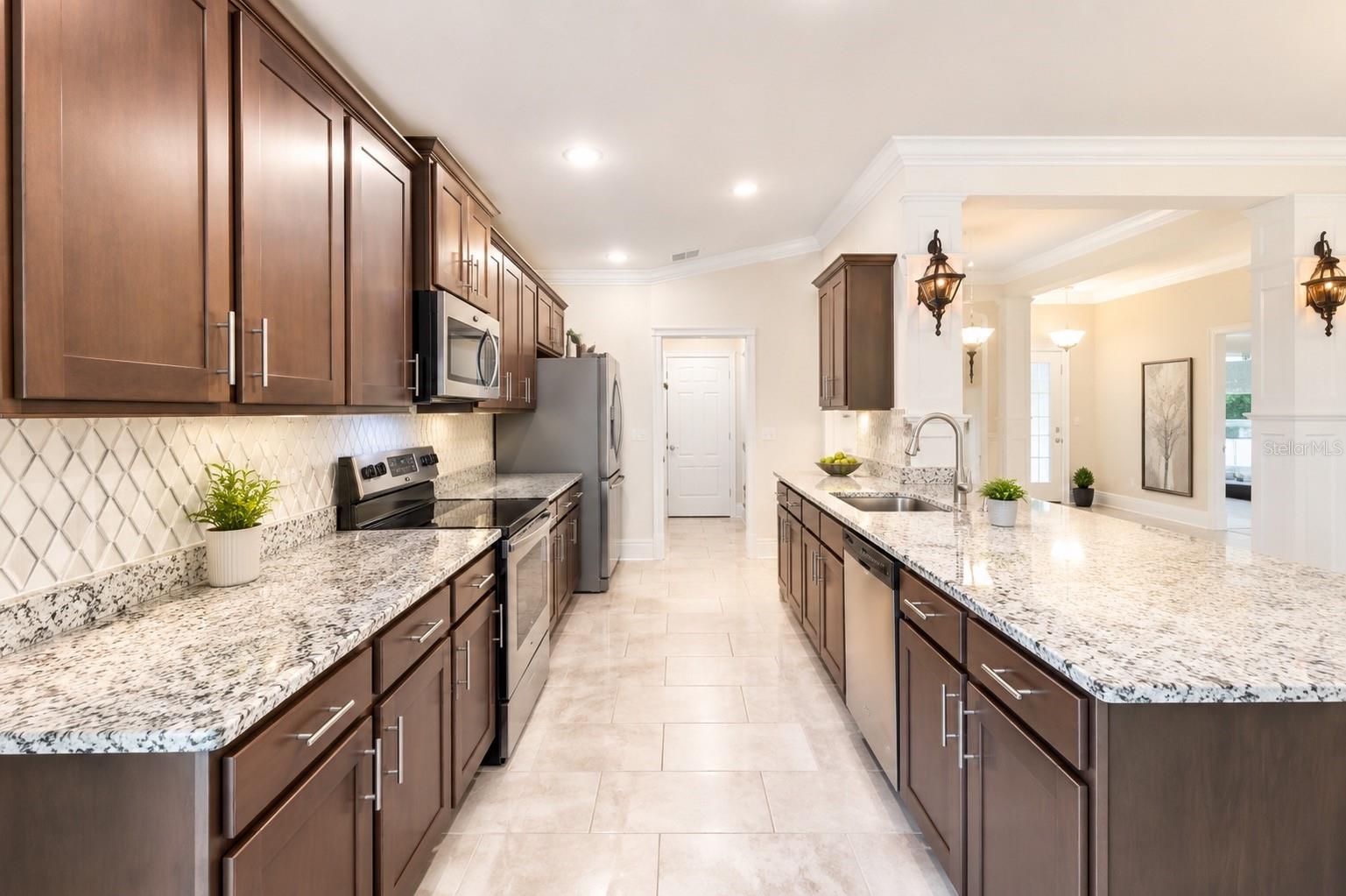 4000 JULIANA LAKE DRIVE