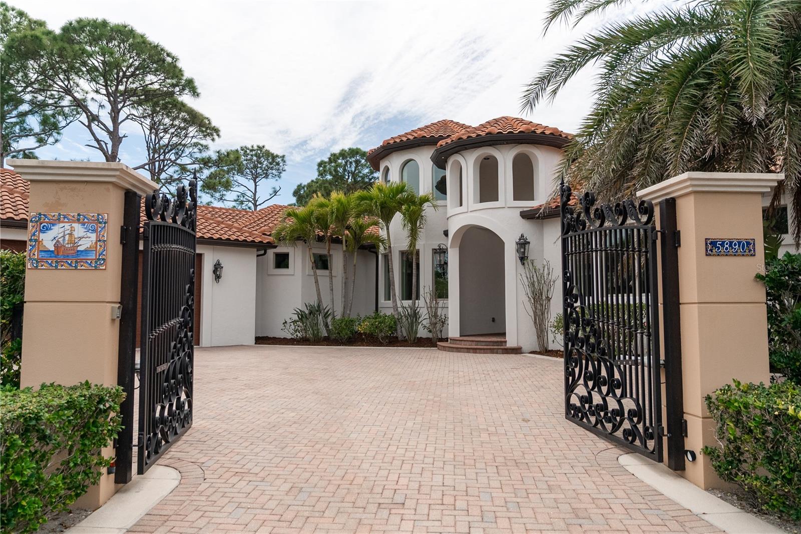 LEMON BAY ESTATES - Residential