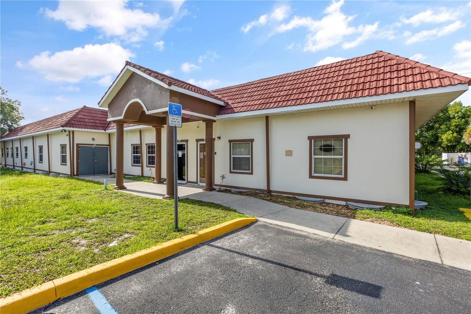 Excellent upside potential in a 3 unit Medical and/or Professional space. 2 units are 2000 sq ft +/- offer flexibility of multiple offices or patient rooms. 3rd unit is 5800 sq. ft. Located less than 1 mile from UF HEALTH Leesburg and multiple facilities that make up Leesburg downtown medical district. This location offers high visibility from Hwy 441 and offers 60 parking spaces, recently repaved. 2 units are ideally set up with multiple office and patient rooms, waiting room and reception area. 3rd unit has a large open area surrounded by offices & storage rooms – was previously a Davita Dialysis office.
