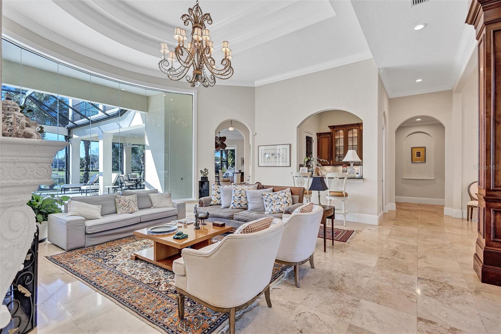 FOUNDERS CLUB - Residential