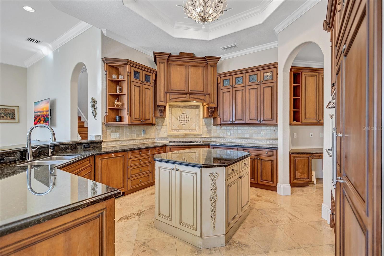 FOUNDERS CLUB - Residential